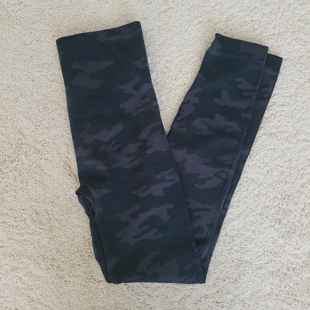 SPANX Women Dark Camouflage Leggings Size S